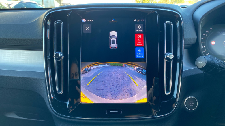 Volvo XC40 2.0 B3P Plus Black Edition 5dr Auto Petrol Estate